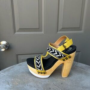 Flogg Women Stylish Black and Yellow Platform Sandals